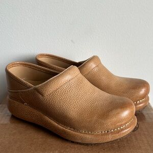 Dansko Platform Pro Honey Distressed Leather Clogs 36